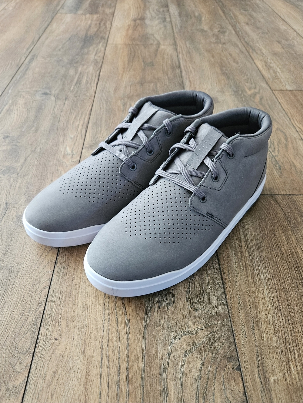 TravisMathew Modern Chukka Sneakers (10.5)